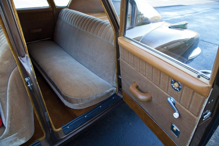 Интерьер Tucker Sedan (1044) 1948 года  (фото 9 из 14)